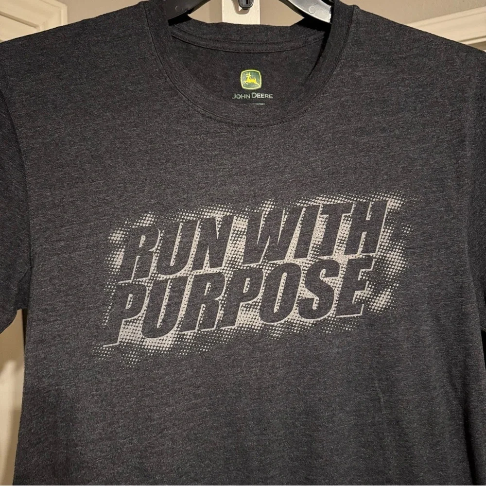 John Deere “Run With Purpose” Short Sleeve T-Shirt Men’s Medium